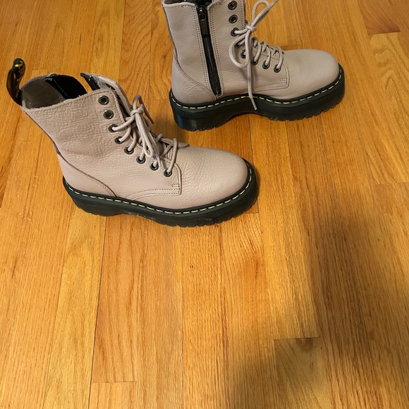 Dr. Martens Jadon III women’s size 8 - Picture 3 of 15